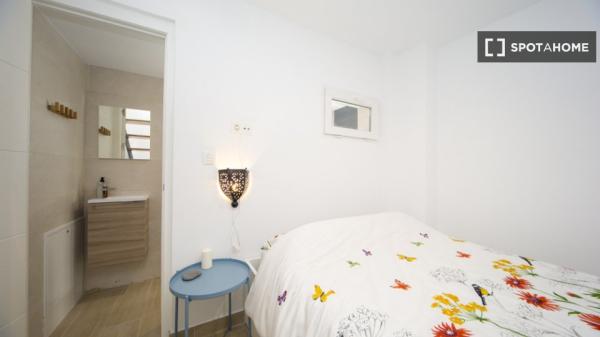 Apartamento completo de 2 dormitorios en Granada