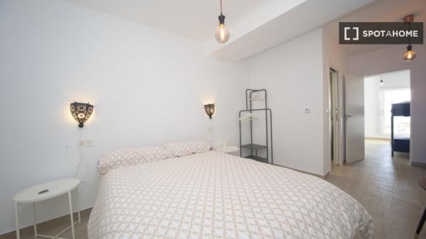 Apartamento completo de 2 dormitorios en Granada