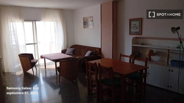 Quarto em apartamento compartilhado em Palma