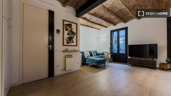 Apartamento entero de 2 dormitorios en Barcelona.