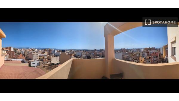 Chambre à louer dans un appartement de 2 chambres à Palma