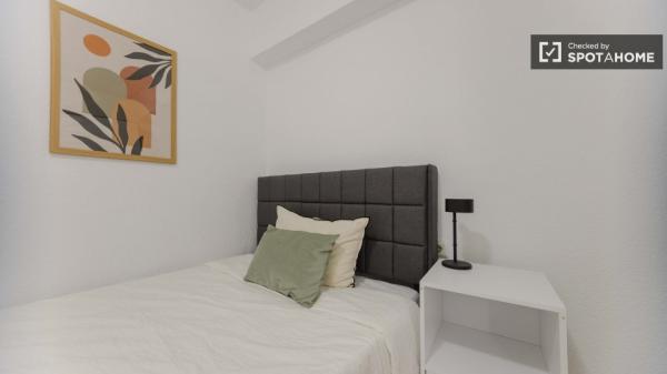 Se alquila habitación en Valencia