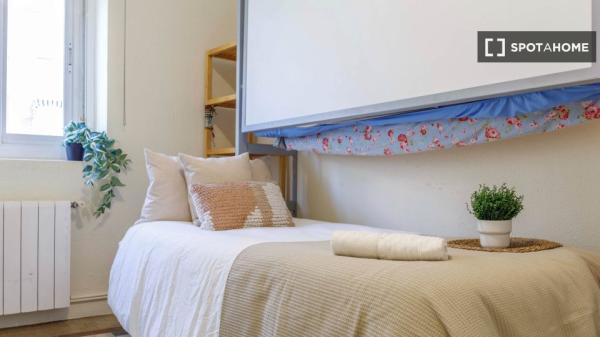 Room in shared apartment in València