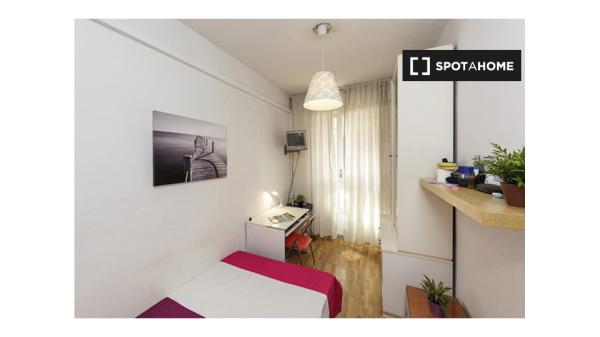 Bonita habitación en piso compartido Sarrià-Sant Gervasi, Barcelona