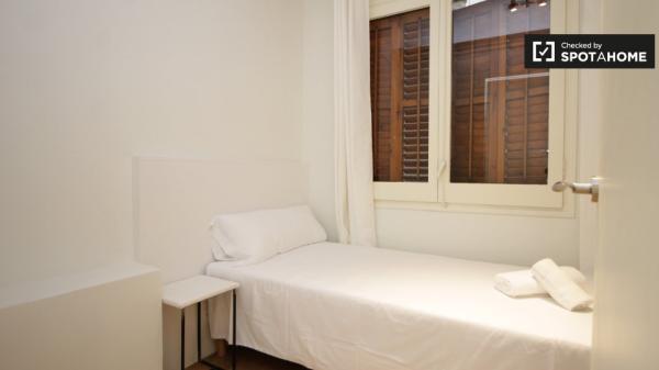 Apartamento de 3 dormitorios en alquiler en Barri Gòtic, Barcelona