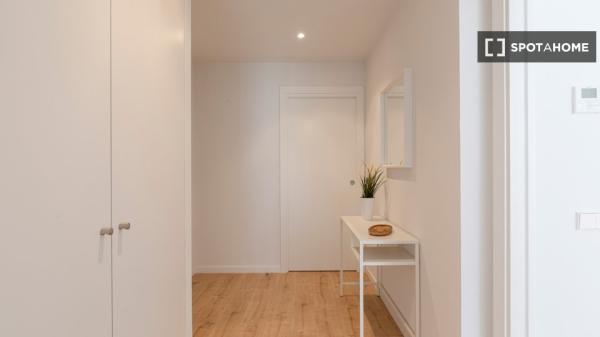 Moderno apartamento amueblado y equipado a un paso del metro en Poblenou