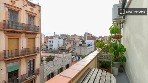 Maravilloso piso totalmente amueblado a un paso de la estación de Sants