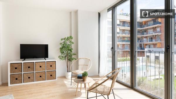 Moderno apartamento amueblado y equipado a un paso del metro en Poblenou