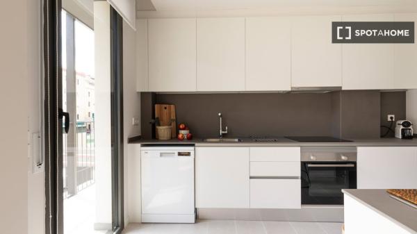 Moderno apartamento amueblado y equipado a un paso del metro en Poblenou