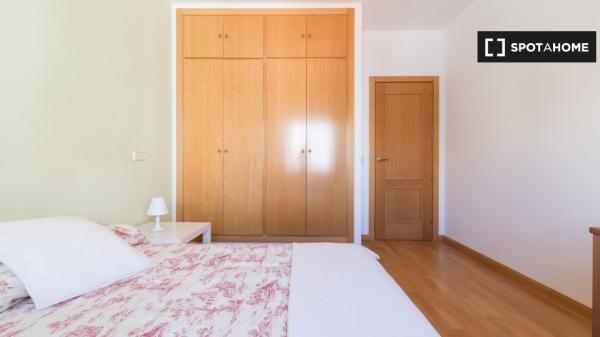 Apartamento de 3 dormitorios en alquiler en Moncloa, Madrid