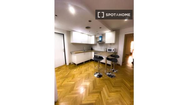 Se alquila habitación en piso compartido en Barcelona