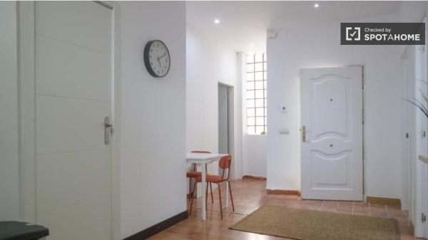 Chambre à louer dans un appartement de 7 chambres à Madrid