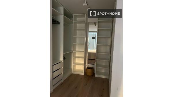 Apartamento de 2 dormitorios en Chamberí, Madrid