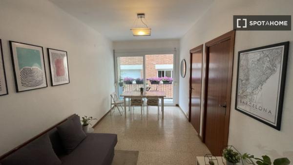 Quarto para alugar em apartamento de 4 quartos em Barcelona