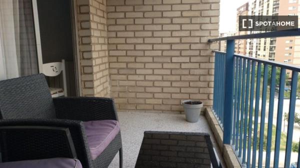 Cały apartament z 2 sypialniami w València