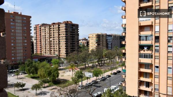 Cały apartament z 2 sypialniami w València