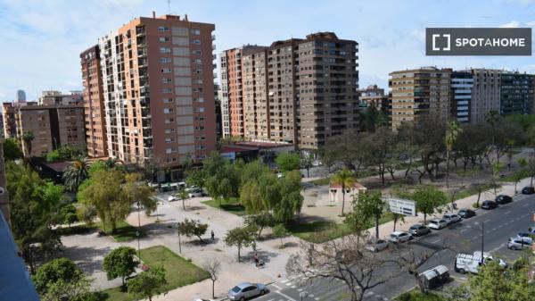 Cały apartament z 2 sypialniami w València