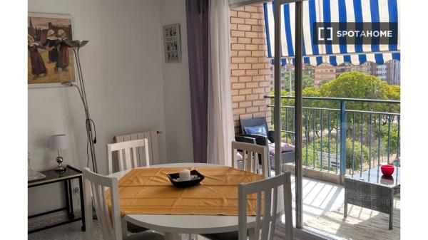 Cały apartament z 2 sypialniami w València