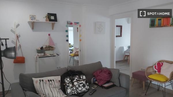 Apartamento completo de 2 dormitorios en Sevilla