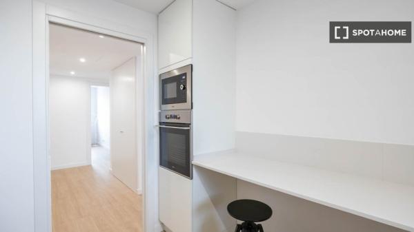 Apartamento moderno frente al Canal Marítimo con plaza de parking