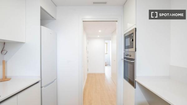 Apartamento moderno frente al Canal Marítimo con plaza de parking