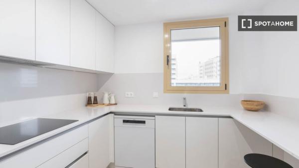 Apartamento moderno frente al Canal Marítimo con plaza de parking