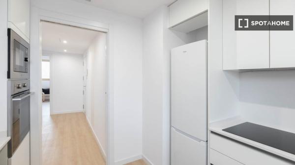 Apartamento moderno frente al Canal Marítimo con plaza de parking