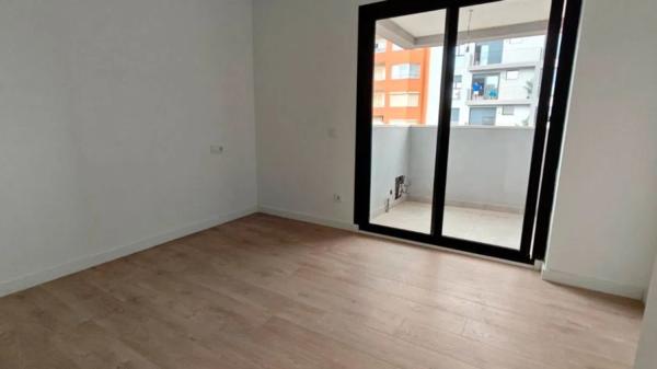 Piso en venta en calle Torcuato Luca Tena