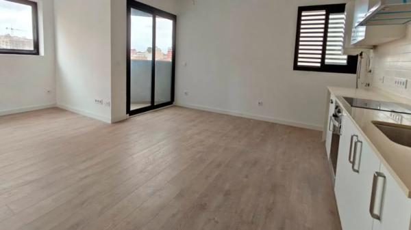 Piso en venta en calle Torcuato Luca Tena