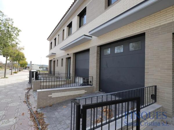 Chalet adosado en venta en calle Joan Cases i Arxer, 27