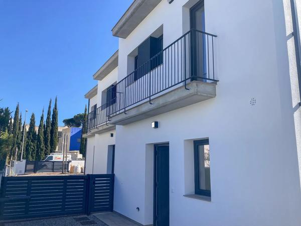 Chalet adosado en venta en Cossis, 17130