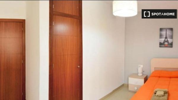 Excellent student room in Ciudad Jardin, Cordoba