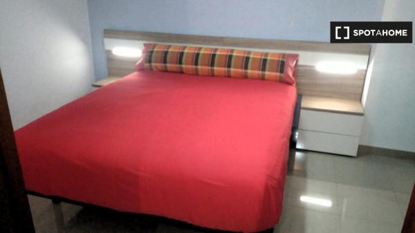 Excellent student room in Ciudad Jardin, Cordoba