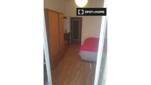 Quarto para alugar em apartamento de 7 quartos em Argüelles, Madrid