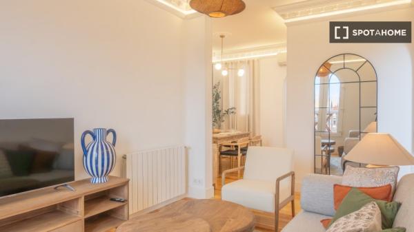 Apartamento de 2 dormitorios en Centro, Madrid