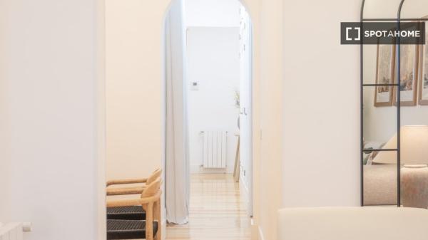 Apartamento de 2 dormitorios en Centro, Madrid