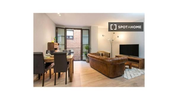 Apartamento entero de 2 dormitorios en Barcelona.