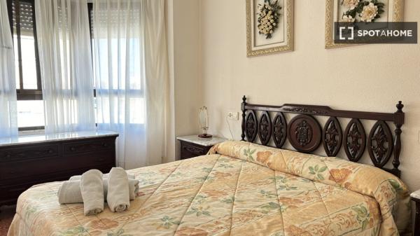 Intero appartamento con 4 camere da letto a Valencia