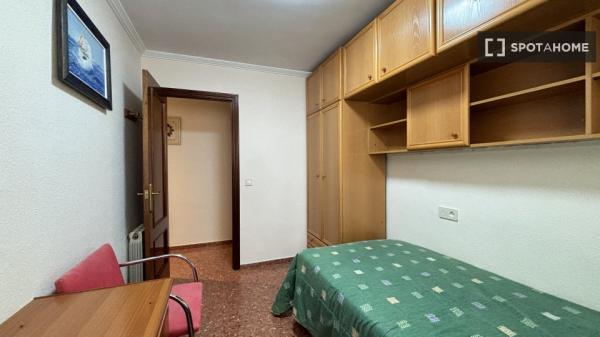 Intero appartamento con 4 camere da letto a Valencia