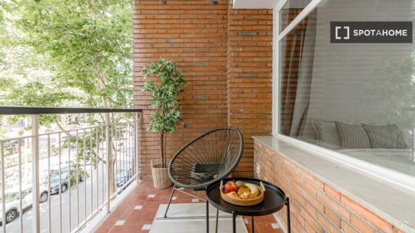 Room in shared apartment in Madrid