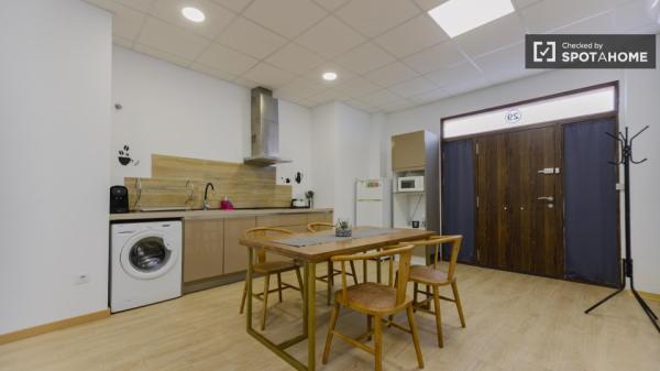 Apartamento de 1 dormitorio en alquiler en Valencia