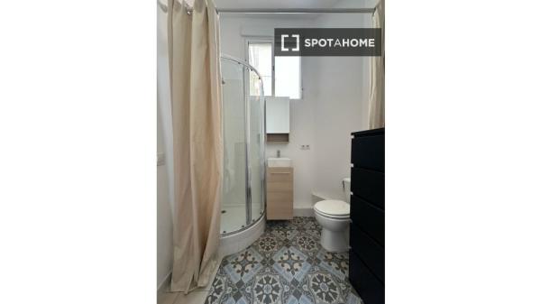 Zimmer zu vermieten in 4-Zimmer-Wohnung in Illes Balears