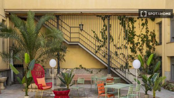 Habitación individual soleada con baño privado y con terraza