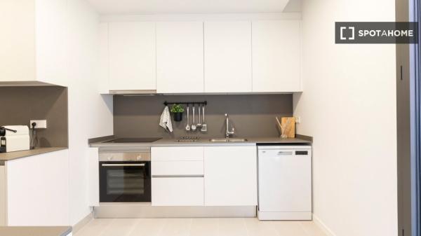 Moderno apartamento amueblado y equipado a un paso del metro en Poblenou