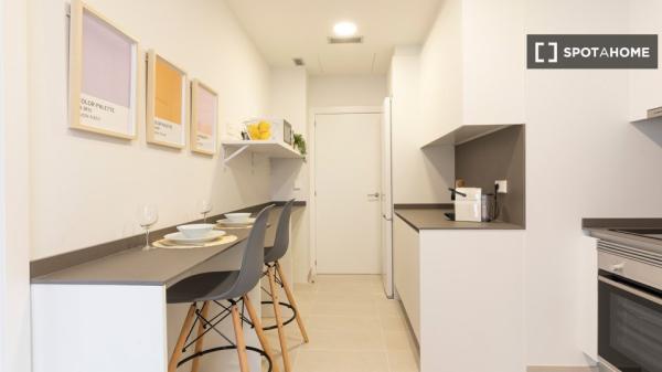 Moderno apartamento amueblado y equipado a un paso del metro en Poblenou