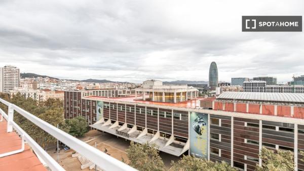 Precioso piso con espectacular terraza en el barrio de la Sagrada Familia