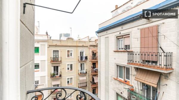 Piso moderno con vistas exteriores en Barcelona