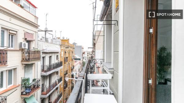 Piso moderno con vistas exteriores en Barcelona