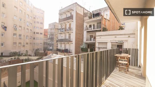 Moderno y luminoso piso amueblado en Calle l'Encarnació