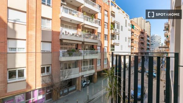 Moderno y luminoso piso amueblado en Calle l'Encarnació